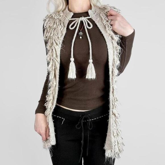 vintage 2000s boho knit vest - Picture 2 of 8